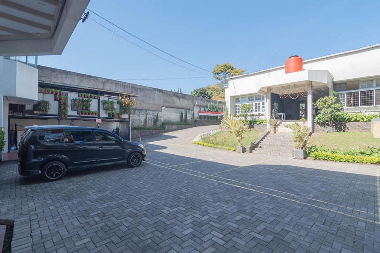 Reddoorz At Jalan Raya Lembang Otel Padasul Dış mekan fotoğraf